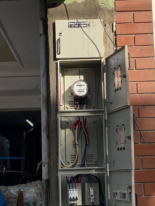 Aumento de carga y conexión trifásica en Bogotá — AYG Electricistas