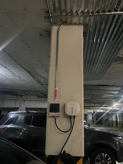 Instalación de cargador Wallbox para vehículo eléctrico en Bogotá — AYG Electricistas