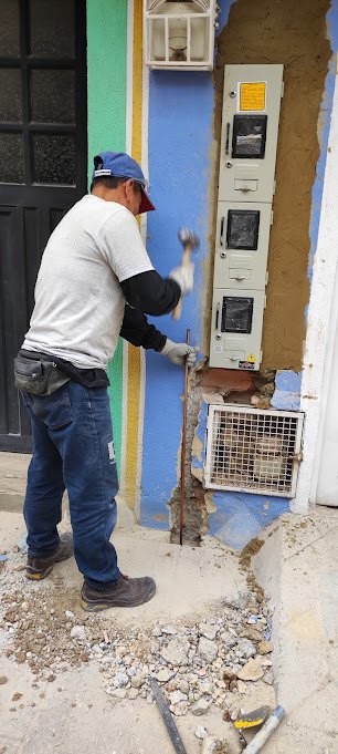 Traslado de contador eléctrico en Bogotá — AYG Electricistas